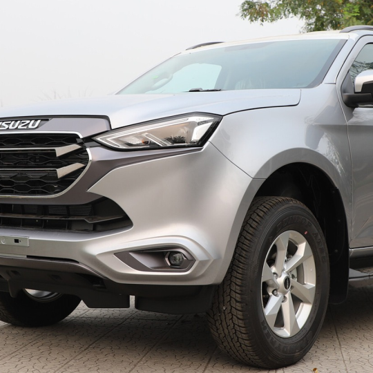 XE SUV ISUZU - MU-X CHỞ TIỀN - B7 1.9L 4x2 MT